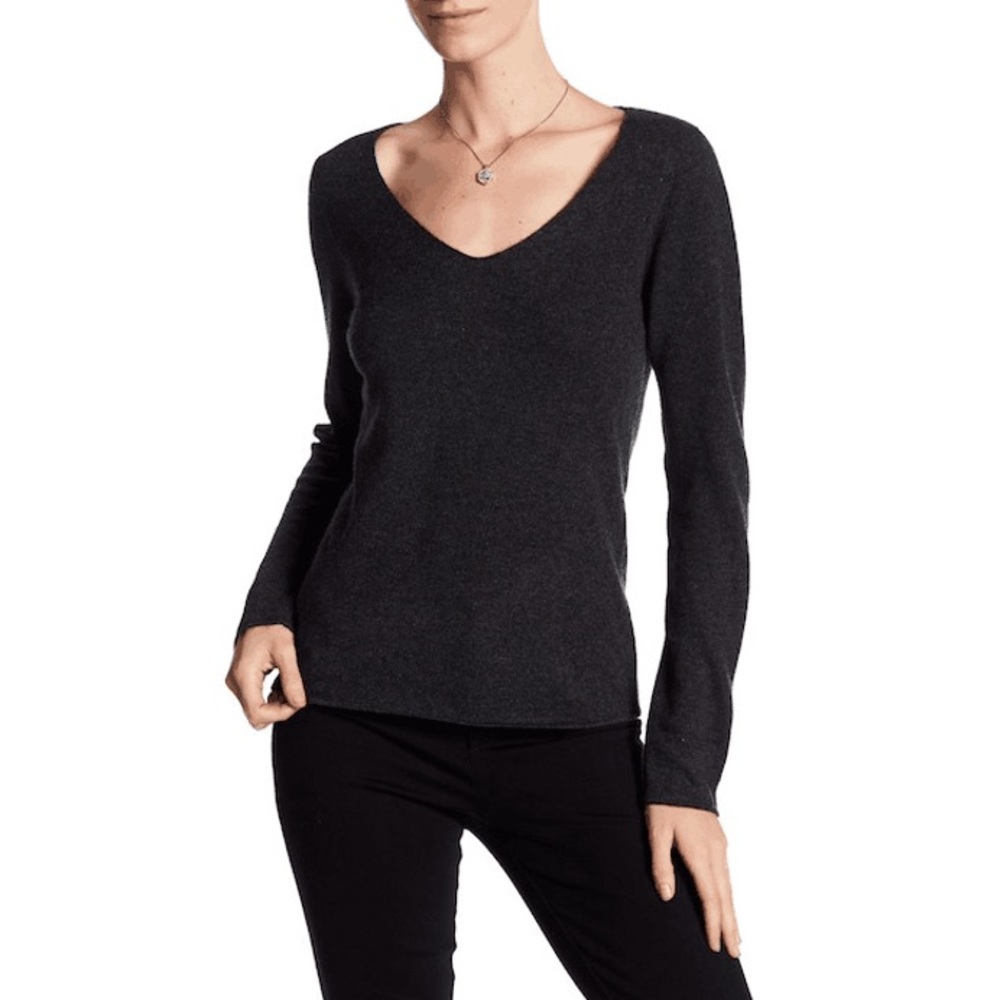 NWT In Cashmere 100% Cashmere V-Neck Sweater
